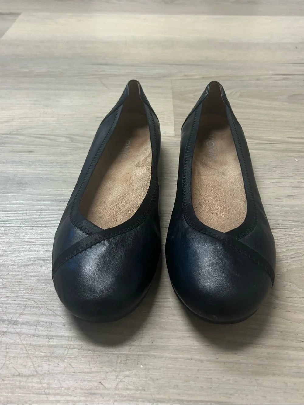 Vionic Ballet Flats Caroll Womens 7.5 Black Leather Slip On Comfort Classic Chic